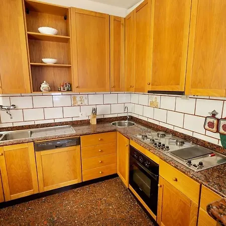 Il Lupo E La Volpe - Parcheggio Gratis