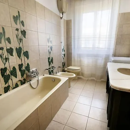 Il Lupo E La Volpe - Parcheggio Gratis * Centobuchi