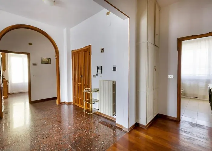 Il Lupo E La Volpe - Parcheggio Gratis